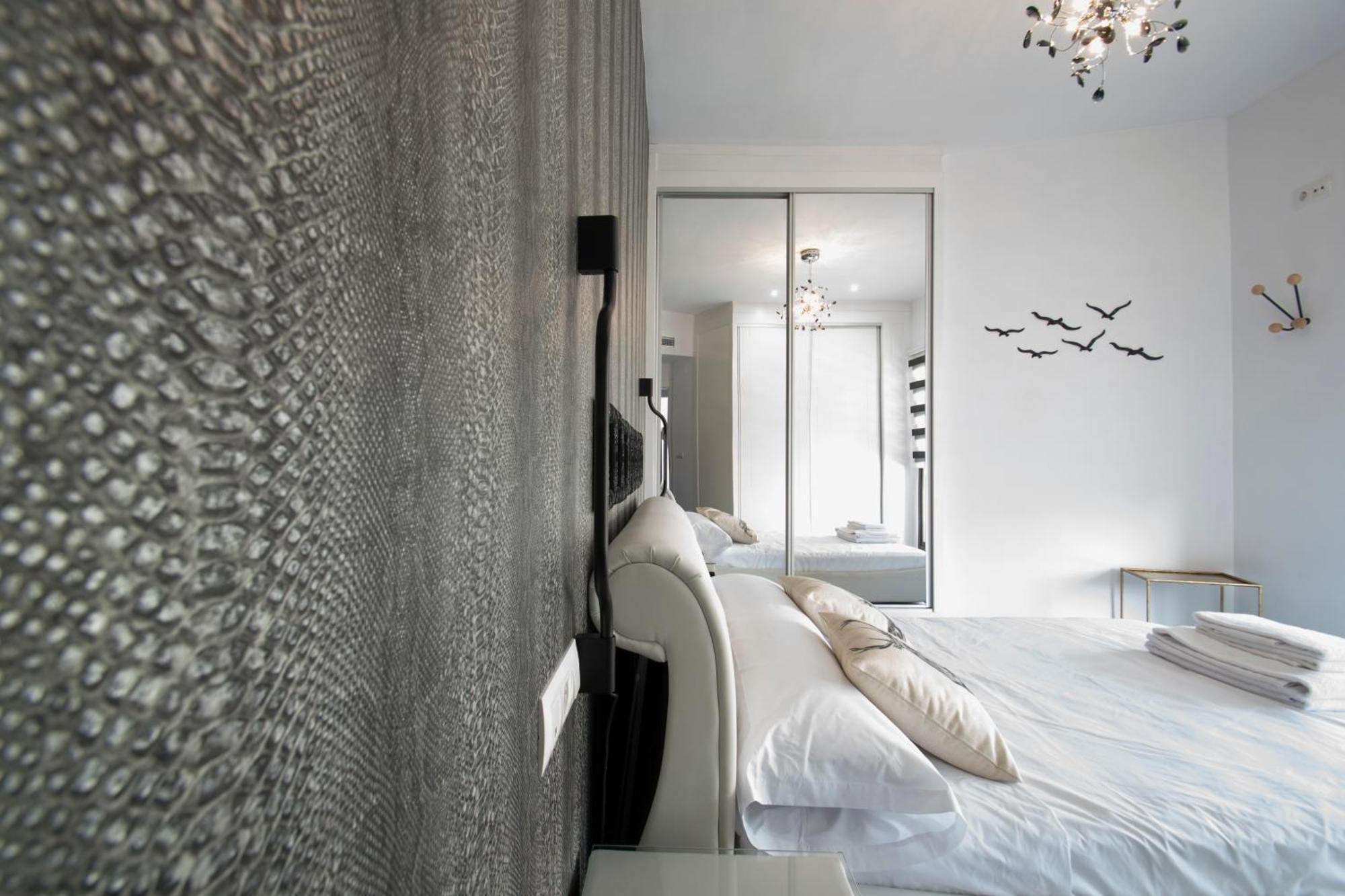 Apartamento Atico Real Suites غرناطة المظهر الخارجي الصورة