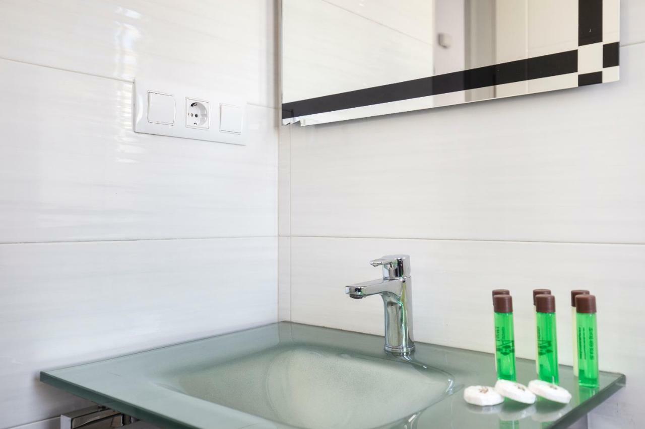 Apartamento Atico Real Suites غرناطة المظهر الخارجي الصورة